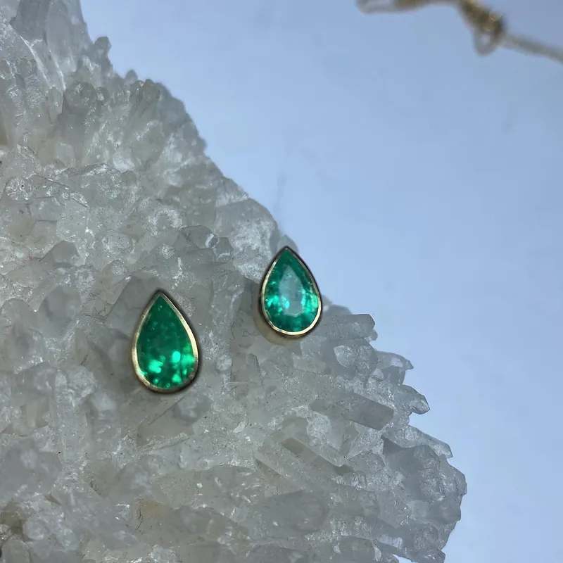 Pendientes en forma de pera · GF-092