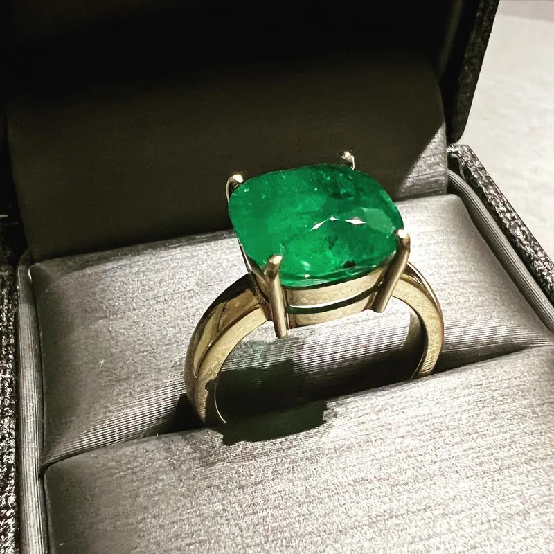 Anillo de cuatro garras · GF-098