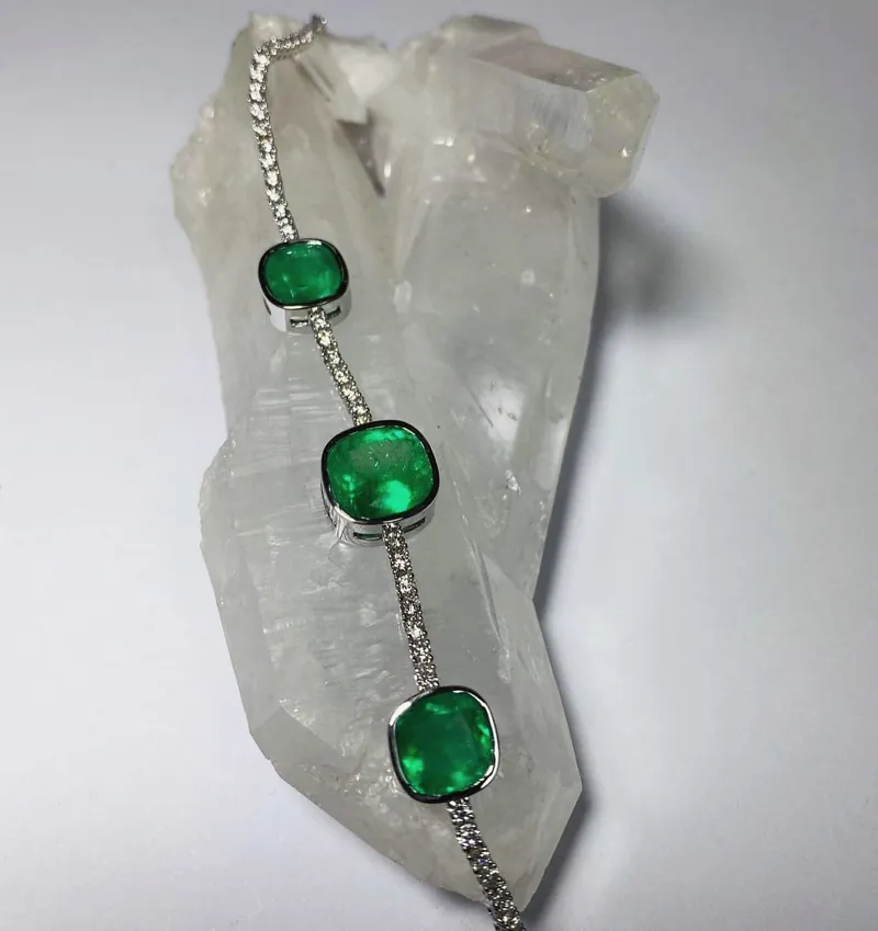 Pulsera de tres esmeraldas · GF-125