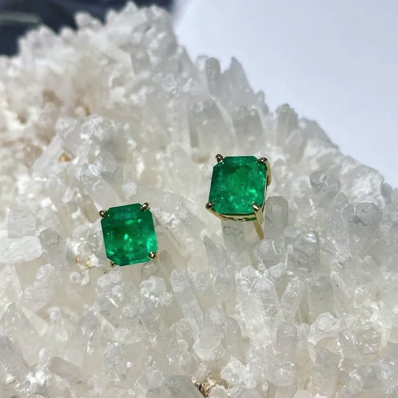 Pendientes rectangulares de cuatro garras · GF-127
